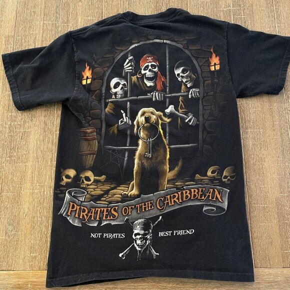 Disney Pirates of the Caribbean Movie Ride Promo Prison Dog Keys T-Shirt Small - Picture 1 of 5